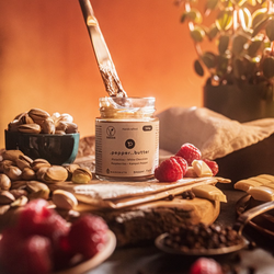 Pistáciové maslo s bielou čokoládou, malinami a Kampotským korením (150g)